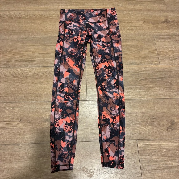 Lululemon Athletica speed up Coral and Black Patterned Leggings, 6 - Picture 1 of 8